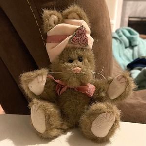 Boyds Bears Lucinda De La Fluer Bunny Plush